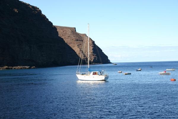 Visiting yacht in James Bay